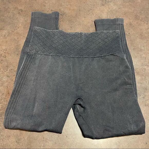 Savvi Costa Gray Leggings - Picture 3 of 15